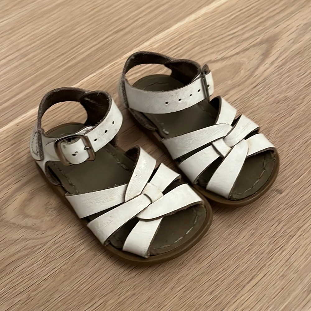 Kids saltwater sandals